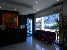 Siayan Travellers Inn
