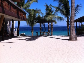 Bamboo House Beach Lodge & Restaurant