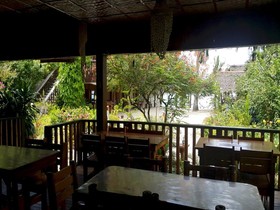 Bamboo House Beach Lodge & Restaurant