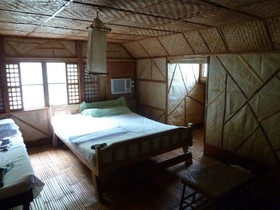 Bamboo House Beach Lodge & Restaurant