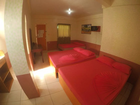 Buena Lynne's Resort Annex
