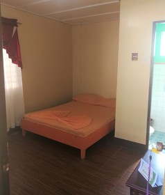 Buena Lynne's Resort Annex