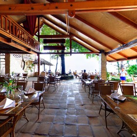 El Galleon Beach Resort