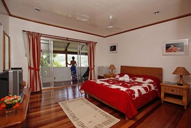 El Galleon Beach Resort
