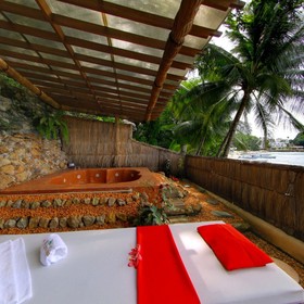 El Galleon Beach Resort