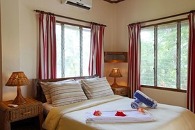 El Galleon Beach Resort