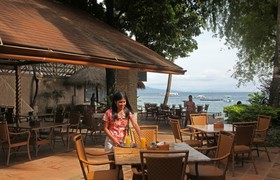 El Galleon Beach Resort