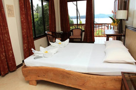 Elizabeth's Hideaway Hotel & Restaurant