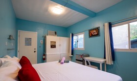GB Wight Accommodation & Resto Bar