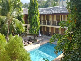 La Laguna Beach Club & Dive Centre