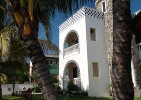 Squares Cafe and Apartments