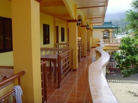 White Beach Lodge & Restaurant