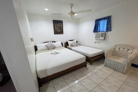 Casa De Praxides Tourist Inn