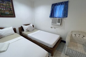 Casa De Praxides Tourist Inn
