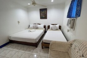 Casa De Praxides Tourist Inn