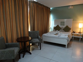 Empire Suites Hotel