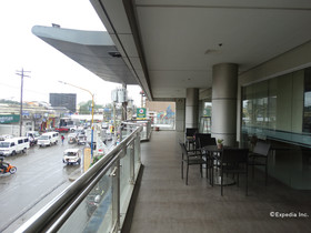 Empire Suites Hotel