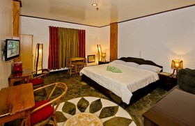 La Charica Inn & Suites