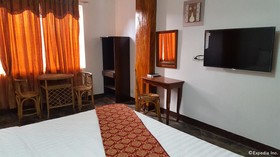 La Charica Inn & Suites