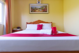 Rodolfo Royale Hotel by RedDoorz