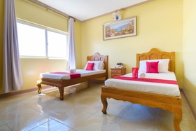 Rodolfo Royale Hotel by RedDoorz