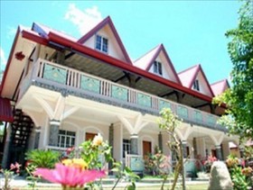 Villa Leonora Beach Resort