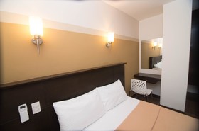 WE Travelers Inn