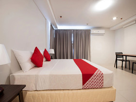 Amina Plaza by OYO Rooms