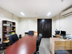 Amina Plaza by OYO Rooms