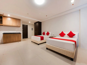 Amina Plaza by OYO Rooms