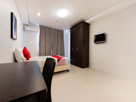 Amina Plaza by OYO Rooms