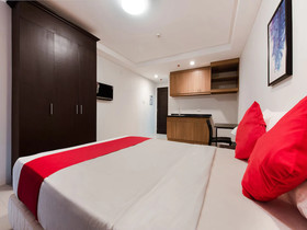 Amina Plaza by OYO Rooms