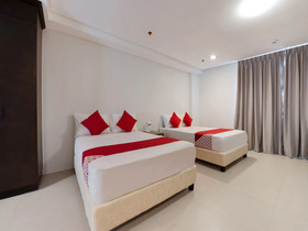 Amina Plaza by OYO Rooms