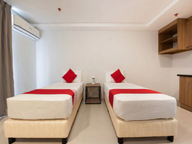 Amina Plaza by OYO Rooms