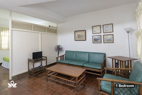 Broadway Court Apartelle 4th Street