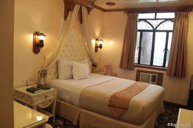 Camelot Hotel