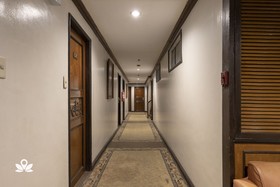 Camelot Hotel by ZEN Rooms