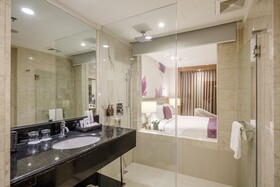 Eastwood Richmonde