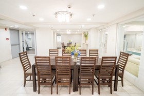 Gilmore Tower Suites By SMS Hospitality