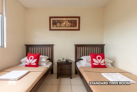 Golden Panda Dormtel by ZEN Rooms