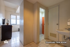 Golden Panda Dormtel by ZEN Rooms