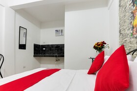 Heroes Building by OYO Rooms