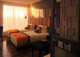 Hive Hotel & Convention Place