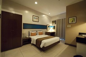 Hotel 878