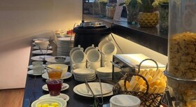 Microtel by Wyndham Acropolis