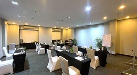 Microtel by Wyndham Acropolis