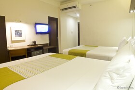 Microtel by Wyndham Acropolis