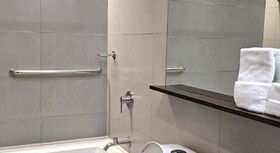 Microtel by Wyndham Acropolis