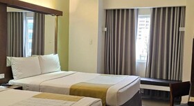 Microtel by Wyndham Acropolis