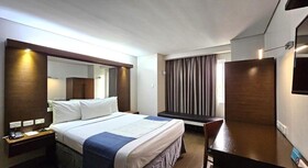 Microtel by Wyndham Acropolis